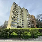 K22 Galeria Mokotow B Modzelewskiego